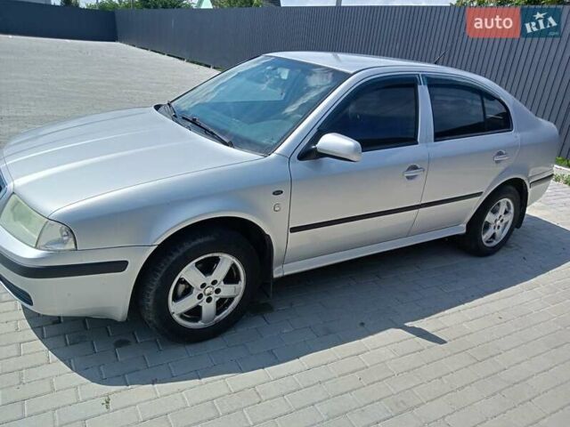 Серый Шкода Октавия, объемом двигателя 1.6 л и пробегом 357 тыс. км за 4000 $, фото 1 на Automoto.ua