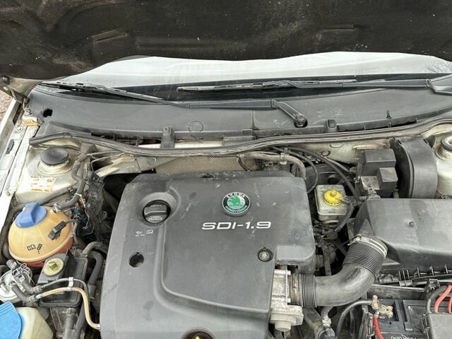 Серый Шкода Октавия, объемом двигателя 0 л и пробегом 320 тыс. км за 2499 $, фото 14 на Automoto.ua