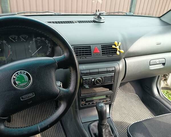 Сірий Шкода Октавія, об'ємом двигуна 2 л та пробігом 367 тис. км за 3800 $, фото 4 на Automoto.ua