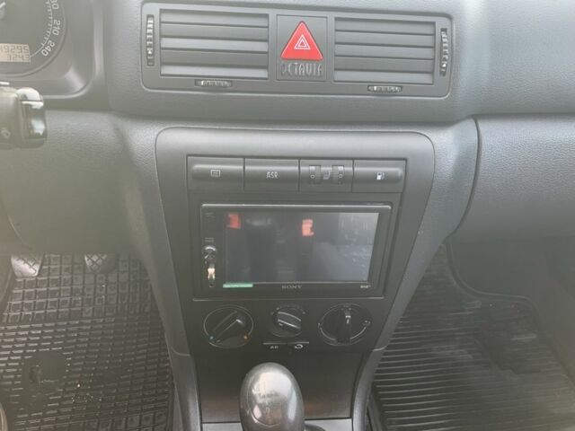 Серый Шкода Октавия, объемом двигателя 1.6 л и пробегом 250 тыс. км за 5100 $, фото 1 на Automoto.ua