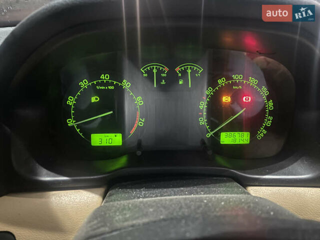 Серый Шкода Октавия, объемом двигателя 1.78 л и пробегом 387 тыс. км за 3600 $, фото 7 на Automoto.ua
