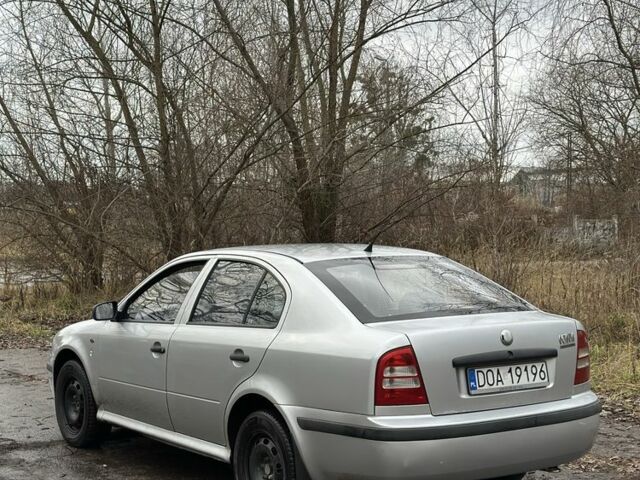 Серый Шкода Октавия, объемом двигателя 0 л и пробегом 320 тыс. км за 2499 $, фото 3 на Automoto.ua