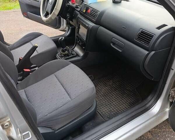 Серый Шкода Октавия, объемом двигателя 1.6 л и пробегом 361 тыс. км за 4000 $, фото 1 на Automoto.ua