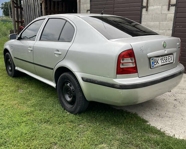 Серый Шкода Октавия, объемом двигателя 1.6 л и пробегом 200 тыс. км за 3600 $, фото 4 на Automoto.ua