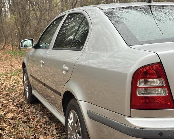 Сірий Шкода Октавія, об'ємом двигуна 1.6 л та пробігом 276 тис. км за 5850 $, фото 2 на Automoto.ua