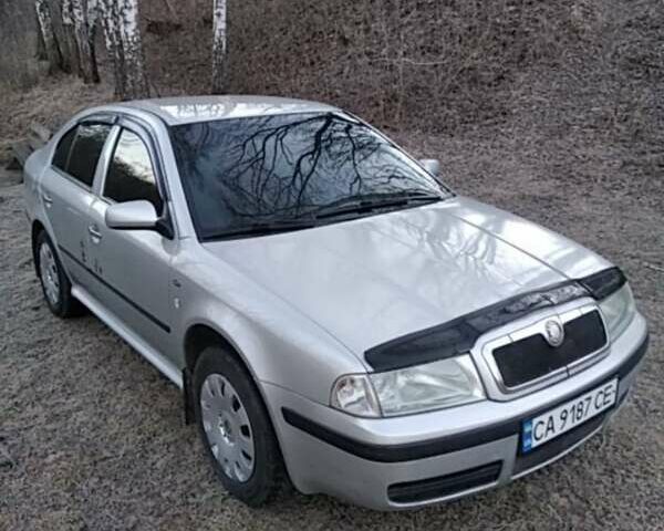 Серый Шкода Октавия, объемом двигателя 1.6 л и пробегом 230 тыс. км за 4800 $, фото 1 на Automoto.ua