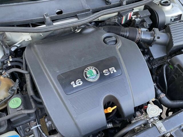 Серый Шкода Октавия, объемом двигателя 1.6 л и пробегом 401 тыс. км за 3900 $, фото 2 на Automoto.ua