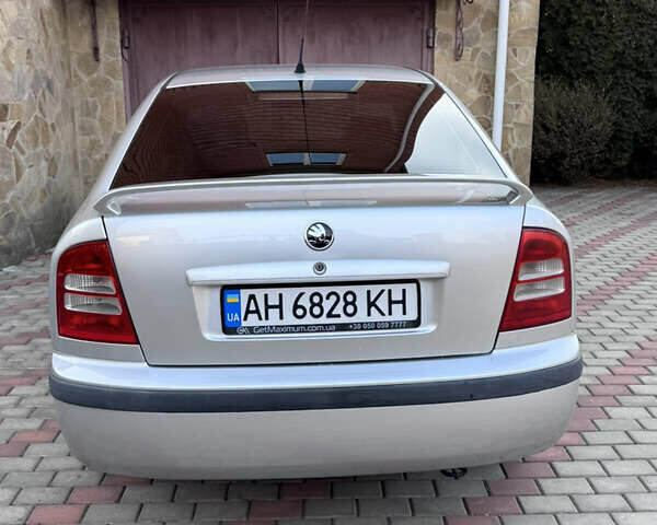 Серый Шкода Октавия, объемом двигателя 1.6 л и пробегом 406 тыс. км за 5200 $, фото 2 на Automoto.ua