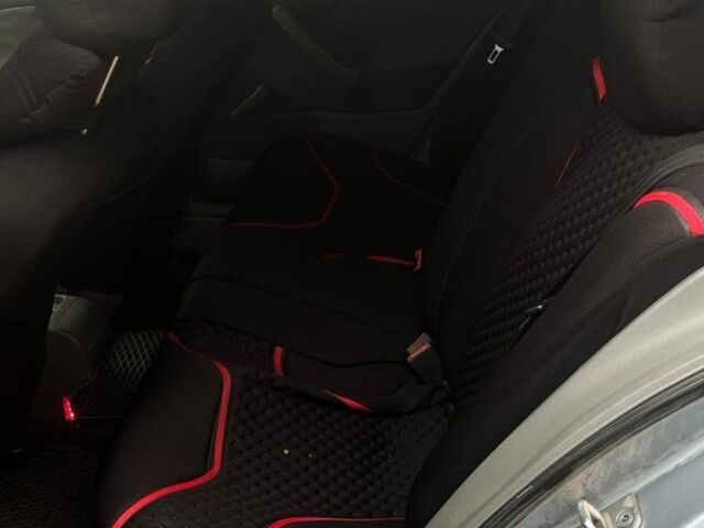 Серый Шкода Октавия, объемом двигателя 1.6 л и пробегом 250 тыс. км за 3700 $, фото 7 на Automoto.ua