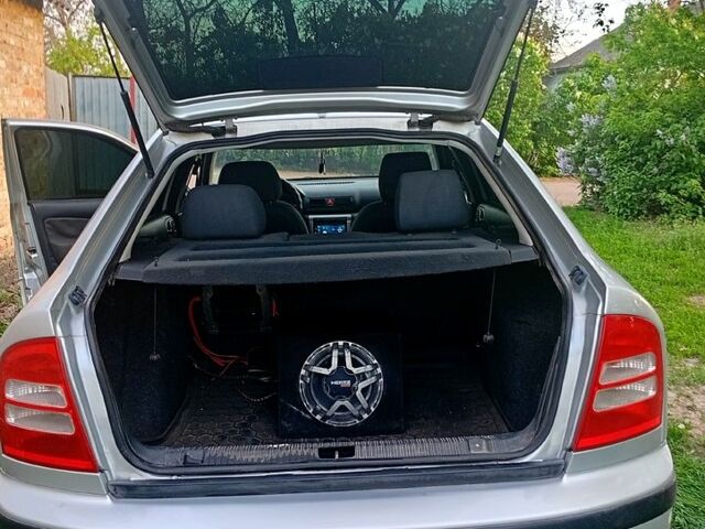 Серый Шкода Октавия, объемом двигателя 1.6 л и пробегом 220 тыс. км за 5000 $, фото 6 на Automoto.ua