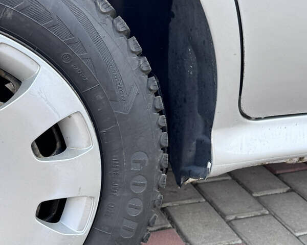 Серый Шкода Октавия, объемом двигателя 1.6 л и пробегом 406 тыс. км за 5200 $, фото 4 на Automoto.ua