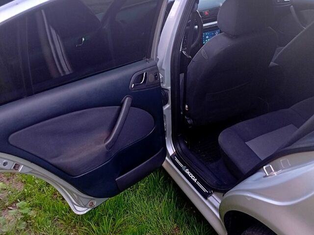 Шкода Октавія 2002 у Кропивницькому (Кіровограді) на Automoto.ua Сірий Шкода Октавія, об'ємом двигуна 1.6 л та пробігом 220 тис. км за 5000 $, фото 7 на Automoto.ua