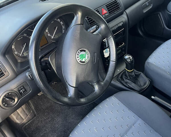 Серый Шкода Октавия, объемом двигателя 1.6 л и пробегом 178 тыс. км за 5300 $, фото 7 на Automoto.ua