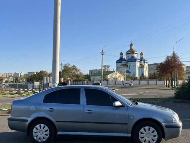 Серый Шкода Октавия, объемом двигателя 1.6 л и пробегом 377 тыс. км за 4400 $, фото 3 на Automoto.ua