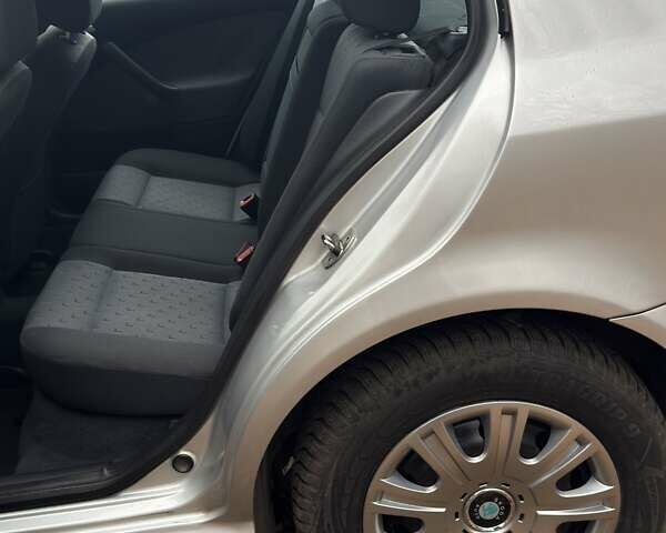 Сірий Шкода Октавія, об'ємом двигуна 1.6 л та пробігом 276 тис. км за 5850 $, фото 28 на Automoto.ua