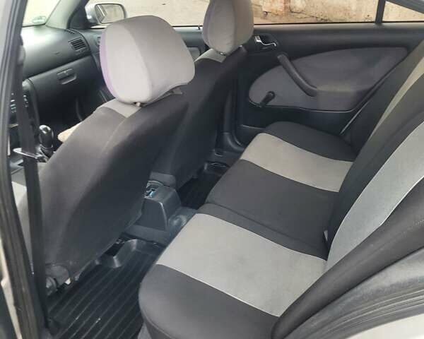 Серый Шкода Октавия, объемом двигателя 1.4 л и пробегом 357 тыс. км за 3600 $, фото 2 на Automoto.ua