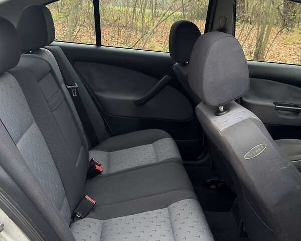 Сірий Шкода Октавія, об'ємом двигуна 1.6 л та пробігом 276 тис. км за 5850 $, фото 14 на Automoto.ua