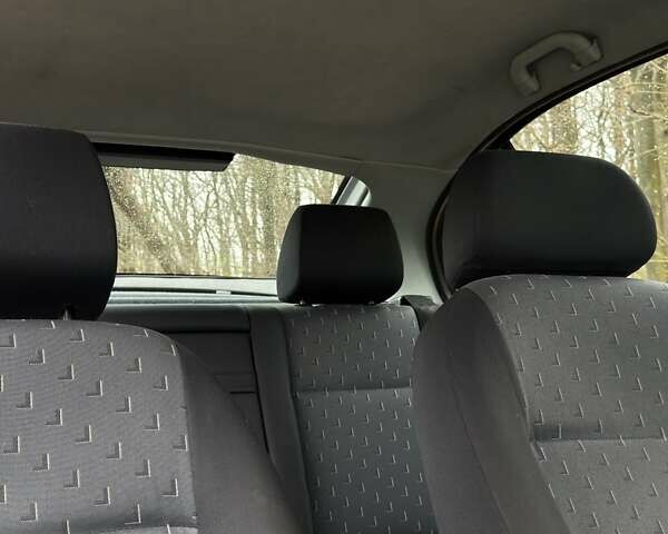 Сірий Шкода Октавія, об'ємом двигуна 1.6 л та пробігом 276 тис. км за 5850 $, фото 27 на Automoto.ua