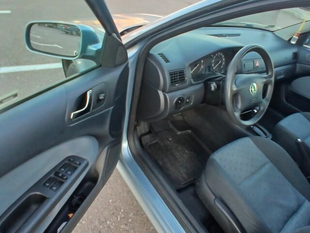 Серый Шкода Октавия, объемом двигателя 1.6 л и пробегом 166 тыс. км за 5000 $, фото 4 на Automoto.ua