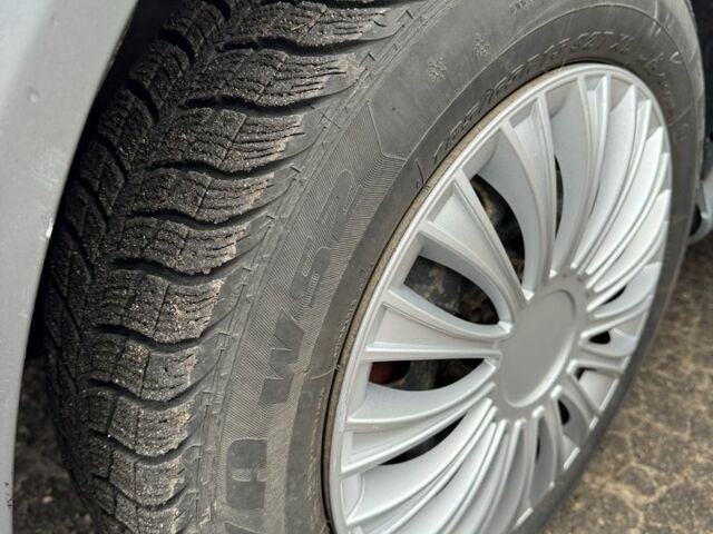 Сірий Шкода Октавія, об'ємом двигуна 1.6 л та пробігом 250 тис. км за 3000 $, фото 9 на Automoto.ua