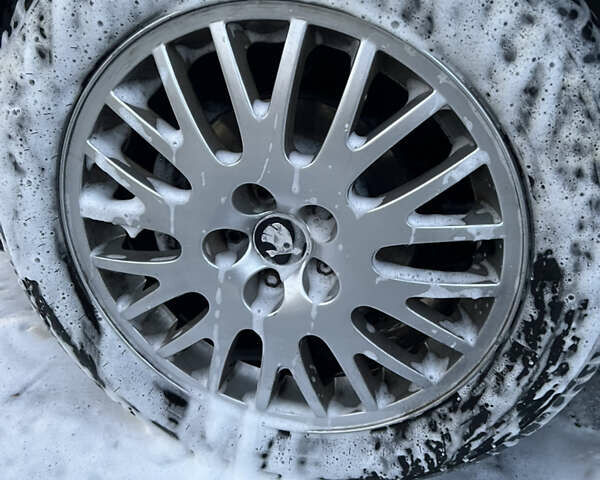 Серый Шкода Октавия, объемом двигателя 1.6 л и пробегом 178 тыс. км за 5300 $, фото 3 на Automoto.ua