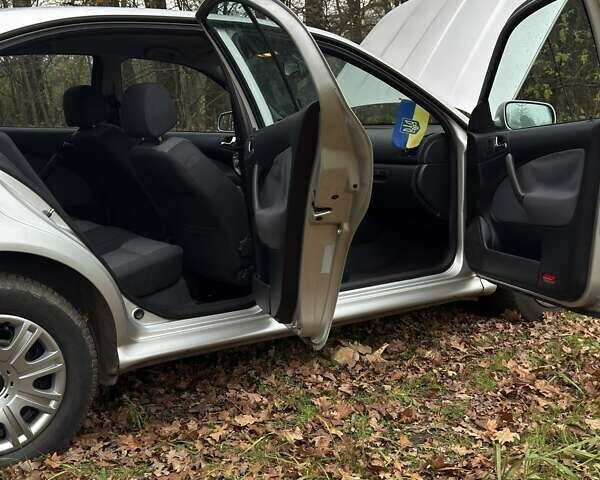 Сірий Шкода Октавія, об'ємом двигуна 1.6 л та пробігом 276 тис. км за 5850 $, фото 18 на Automoto.ua