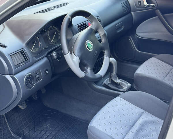 Серый Шкода Октавия, объемом двигателя 1.6 л и пробегом 406 тыс. км за 5200 $, фото 7 на Automoto.ua