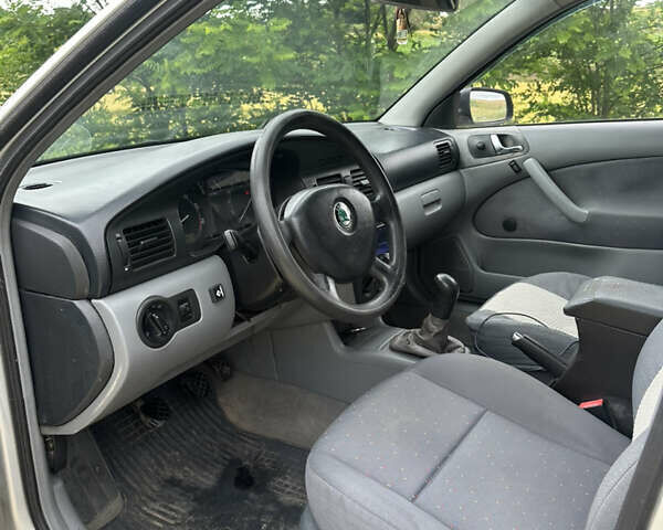 Серый Шкода Октавия, объемом двигателя 1.6 л и пробегом 340 тыс. км за 3000 $, фото 7 на Automoto.ua