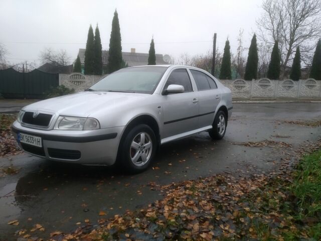 Серый Шкода Октавия, объемом двигателя 1.8 л и пробегом 263 тыс. км за 3800 $, фото 1 на Automoto.ua