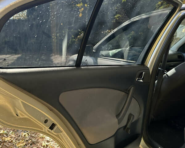 Серый Шкода Октавия, объемом двигателя 1.6 л и пробегом 252 тыс. км за 5200 $, фото 11 на Automoto.ua