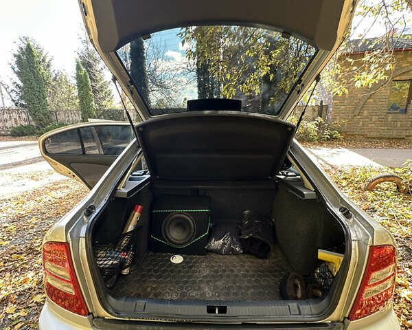 Серый Шкода Октавия, объемом двигателя 1.6 л и пробегом 252 тыс. км за 5200 $, фото 27 на Automoto.ua