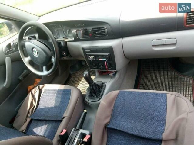 Серый Шкода Октавия, объемом двигателя 1.6 л и пробегом 312 тыс. км за 3800 $, фото 2 на Automoto.ua