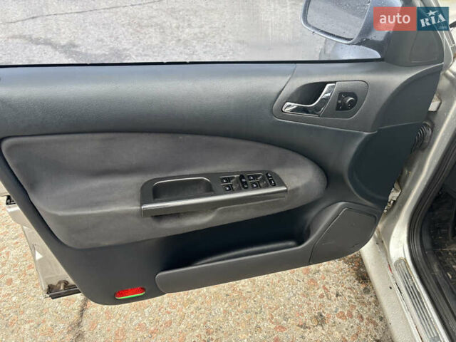 Серый Шкода Октавия, объемом двигателя 1.8 л и пробегом 269 тыс. км за 3500 $, фото 8 на Automoto.ua