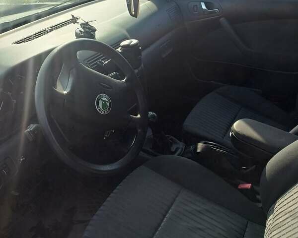 Серый Шкода Октавия, объемом двигателя 2.01 л и пробегом 310 тыс. км за 4250 $, фото 3 на Automoto.ua