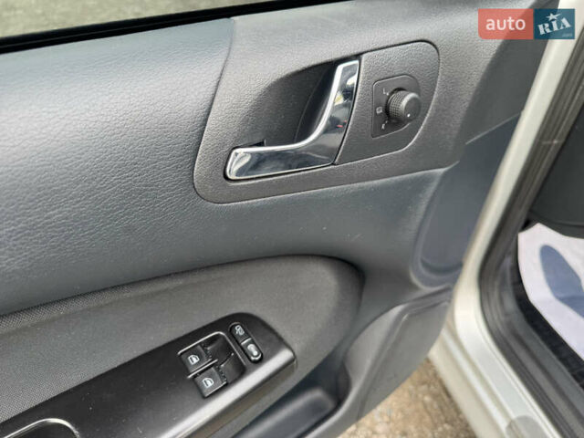 Серый Шкода Октавия, объемом двигателя 1.6 л и пробегом 226 тыс. км за 5500 $, фото 45 на Automoto.ua