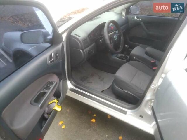 Серый Шкода Октавия, объемом двигателя 1.8 л и пробегом 264 тыс. км за 3800 $, фото 1 на Automoto.ua