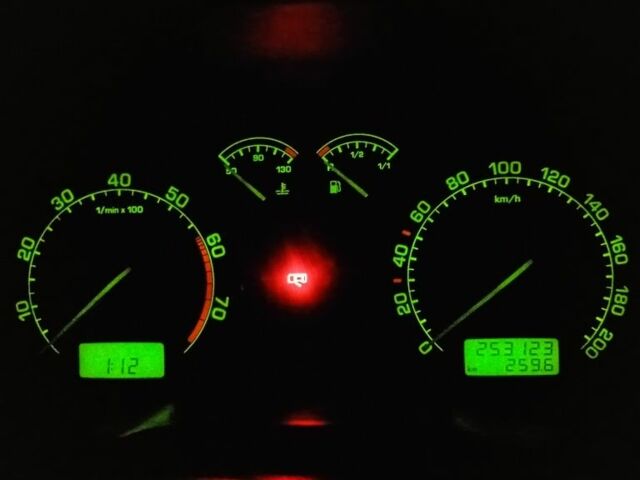 Сірий Шкода Октавія, об'ємом двигуна 1.4 л та пробігом 251 тис. км за 3650 $, фото 7 на Automoto.ua