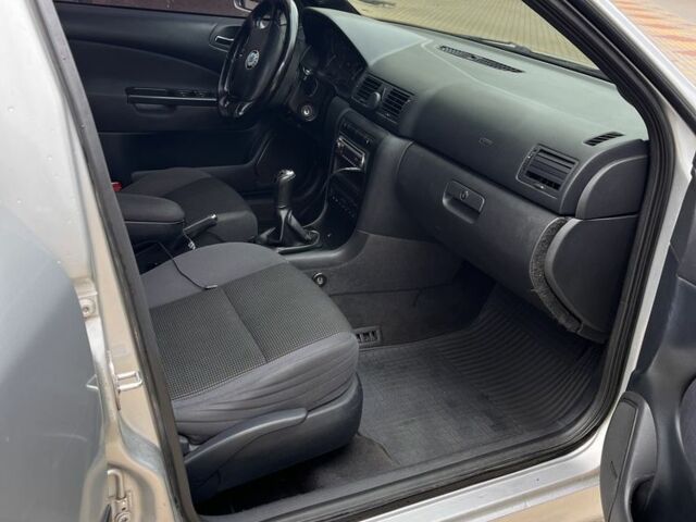 Серый Шкода Октавия, объемом двигателя 1.8 л и пробегом 337 тыс. км за 3600 $, фото 5 на Automoto.ua