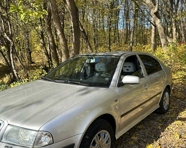 Серый Шкода Октавия, объемом двигателя 1.6 л и пробегом 252 тыс. км за 5200 $, фото 3 на Automoto.ua