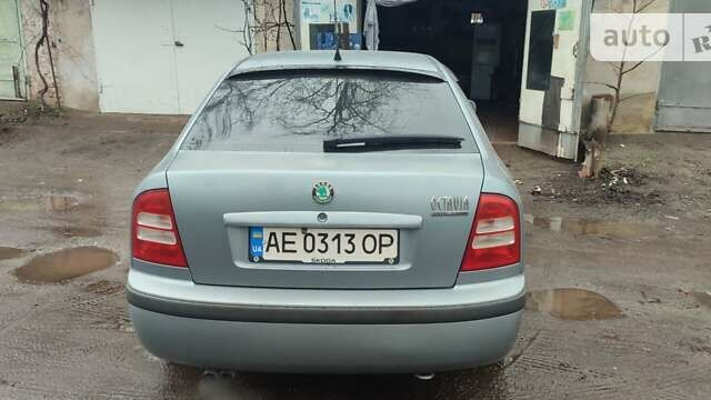 Серый Шкода Октавия, объемом двигателя 1.8 л и пробегом 351 тыс. км за 4550 $, фото 2 на Automoto.ua