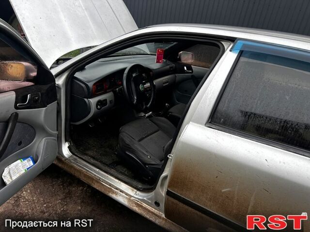 Серый Шкода Октавия, объемом двигателя 1.6 л и пробегом 310 тыс. км за 3500 $, фото 4 на Automoto.ua