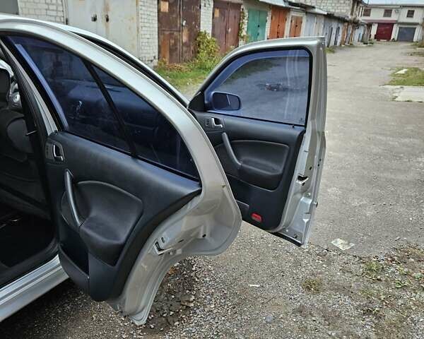 Серый Шкода Октавия, объемом двигателя 1.6 л и пробегом 256 тыс. км за 4150 $, фото 12 на Automoto.ua