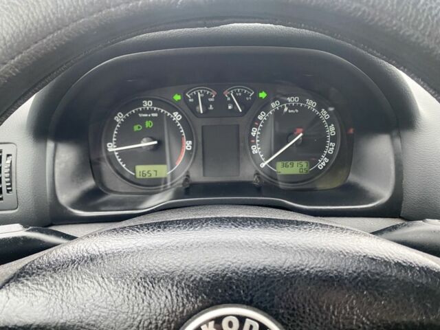 Серый Шкода Октавия, объемом двигателя 1.9 л и пробегом 300 тыс. км за 2250 $, фото 7 на Automoto.ua