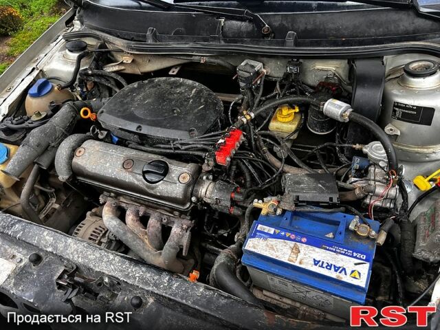 Серый Шкода Октавия, объемом двигателя 1.6 л и пробегом 310 тыс. км за 3500 $, фото 3 на Automoto.ua