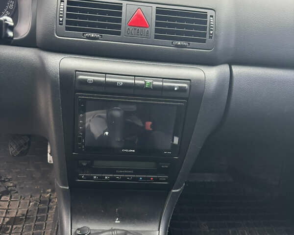 Серый Шкода Октавия, объемом двигателя 1.8 л и пробегом 269 тыс. км за 3500 $, фото 14 на Automoto.ua