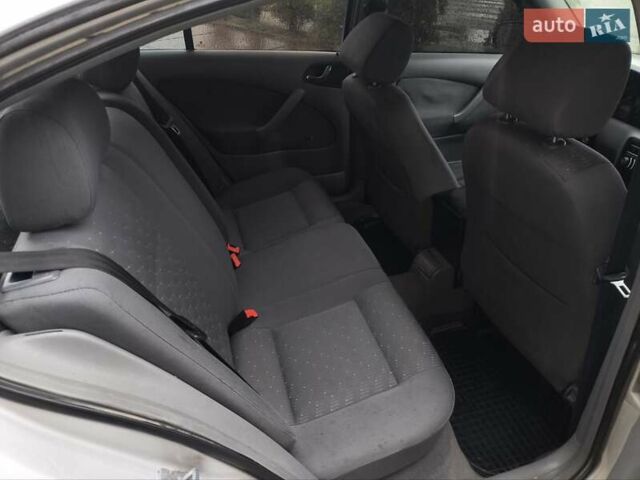 Сірий Шкода Октавія, об'ємом двигуна 1.6 л та пробігом 219 тис. км за 3699 $, фото 12 на Automoto.ua