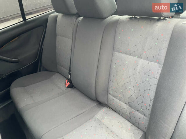 Сірий Шкода Октавія, об'ємом двигуна 1.39 л та пробігом 200 тис. км за 2999 $, фото 12 на Automoto.ua