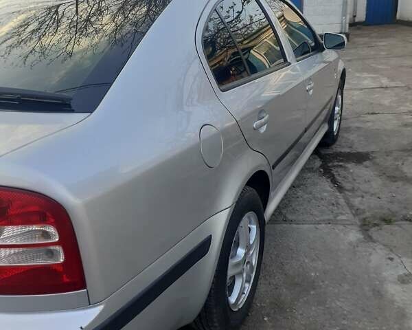 Серый Шкода Октавия, объемом двигателя 1.6 л и пробегом 211 тыс. км за 4500 $, фото 6 на Automoto.ua