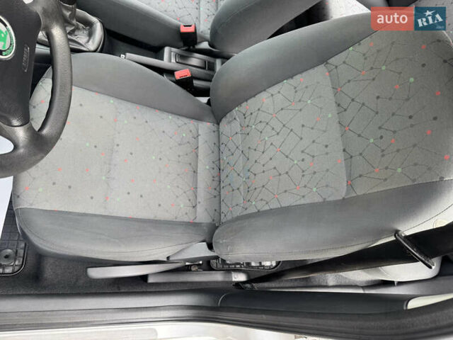 Серый Шкода Октавия, объемом двигателя 1.6 л и пробегом 226 тыс. км за 5500 $, фото 27 на Automoto.ua