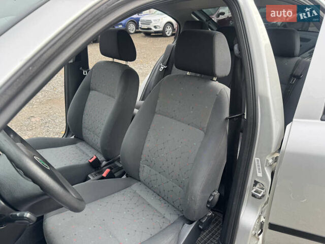 Серый Шкода Октавия, объемом двигателя 1.6 л и пробегом 226 тыс. км за 5500 $, фото 28 на Automoto.ua